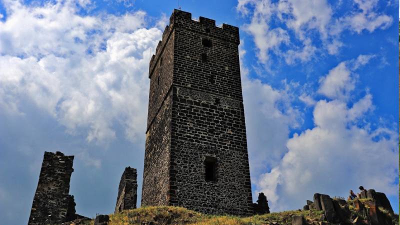 8-hrad-hazmburk